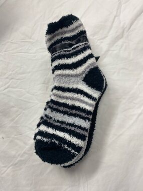 Cozy Women's Black & Gray Striped Fuzzy Socks